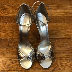 Gucci silver Athena Platino open toe heels